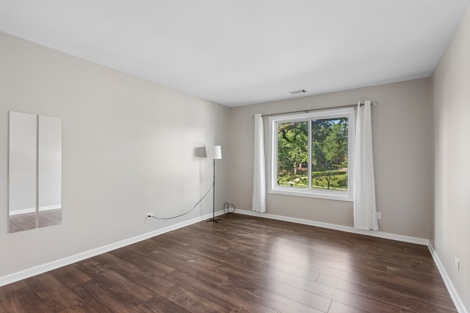 7510 Farmingdale Drive, #210, Darien, IL 60561 7510 Farmingdale Drive, #210, Darien, IL 60561