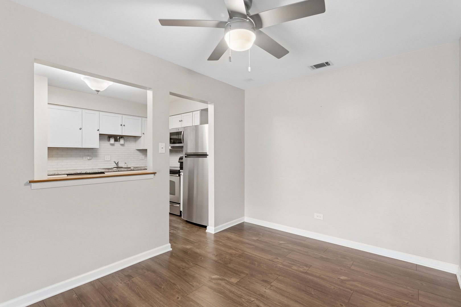 7510 Farmingdale Drive, #210, Darien, IL 60561 7510 Farmingdale Drive, #210, Darien, IL 60561