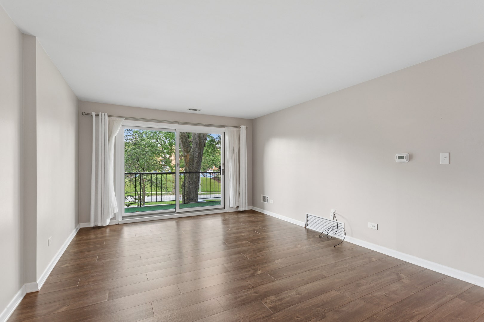 7510 Farmingdale Drive, #210, Darien, IL 60561 7510 Farmingdale Drive, #210, Darien, IL 60561