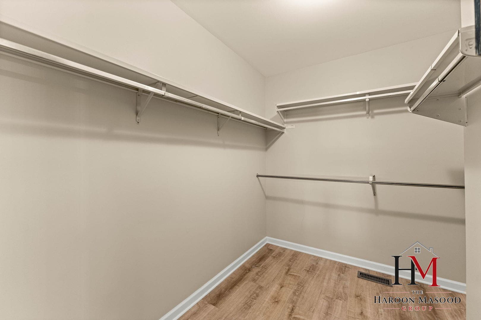 9241 Windsor Parkway, Tinley Park, IL 60487 9241 Windsor Parkway, Tinley Park, IL 60487
