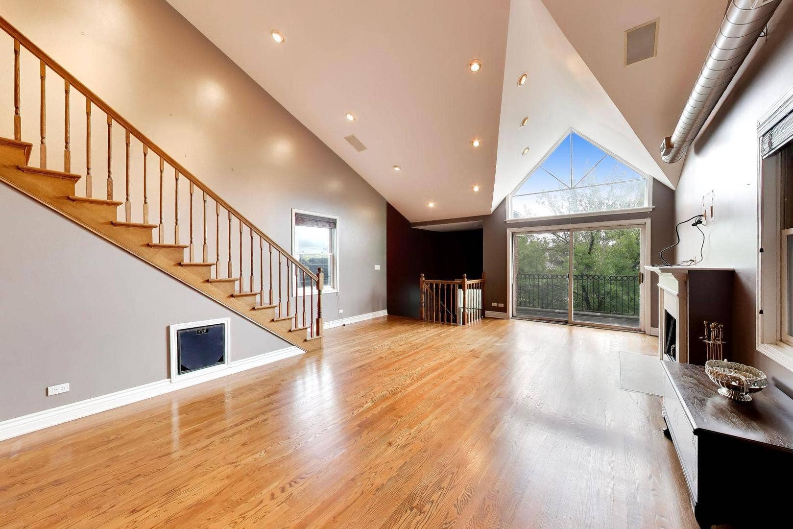 2032 N BURLING Street, #3, Chicago, IL 60614
