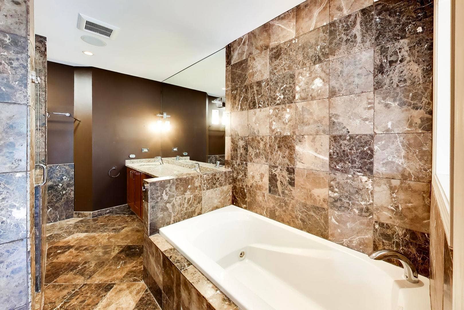 2032 N BURLING Street, #3, Chicago, IL 60614