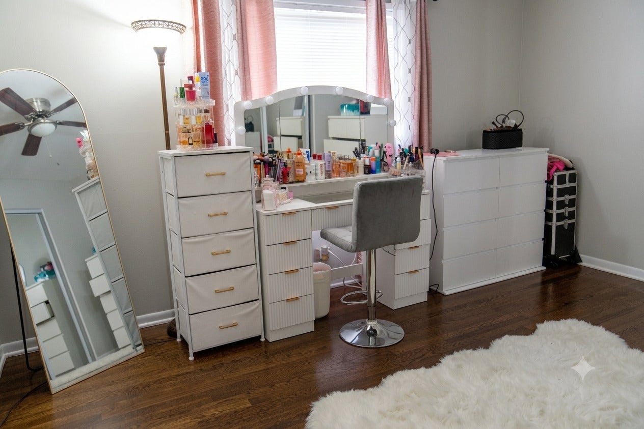 9406 N Oak Avenue, Des Plaines, IL 60016 9406 N Oak Avenue, Des Plaines, IL 60016