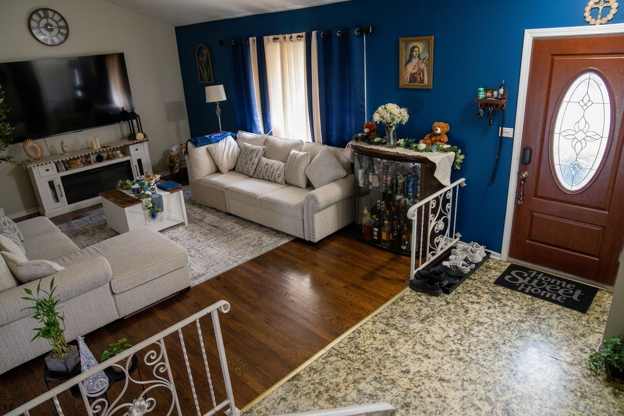 9406 N Oak Avenue, Des Plaines, IL 60016 9406 N Oak Avenue, Des Plaines, IL 60016