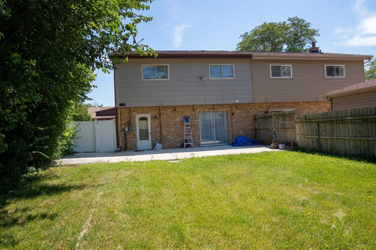 9406 N Oak Avenue, Des Plaines, IL 60016 9406 N Oak Avenue, Des Plaines, IL 60016