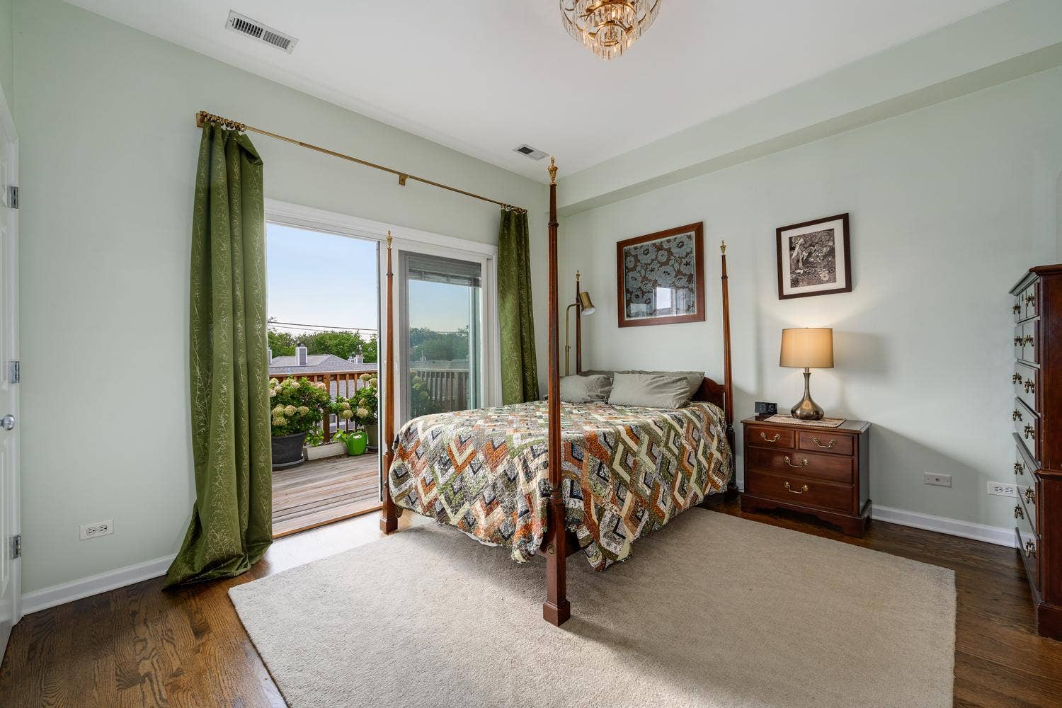 3306 N Clifton Avenue, #3N, Chicago, IL 60657 3306 N Clifton Avenue, #3N, Chicago, IL 60657