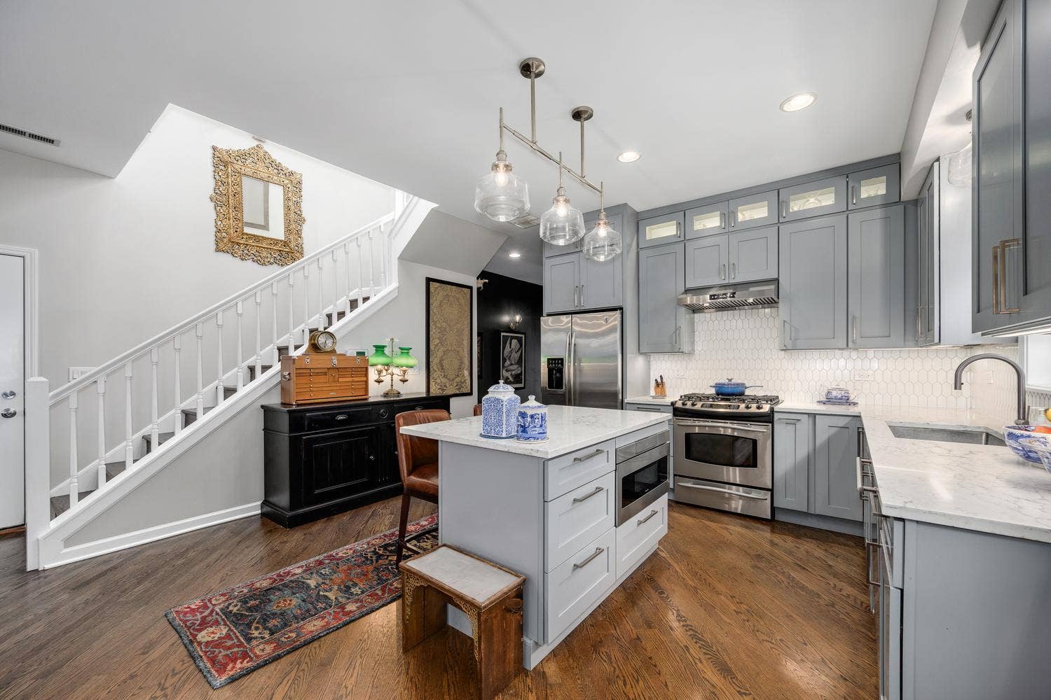 3306 N Clifton Avenue, #3N, Chicago, IL 60657 3306 N Clifton Avenue, #3N, Chicago, IL 60657