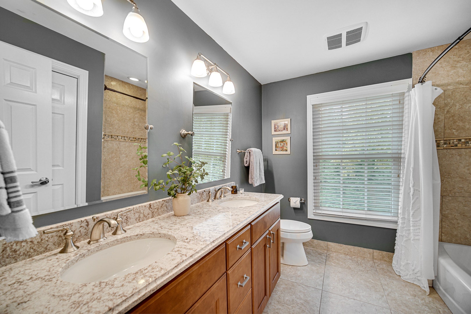 1429 Braxton Road, Libertyville, IL 60048 1429 Braxton Road, Libertyville, IL 60048