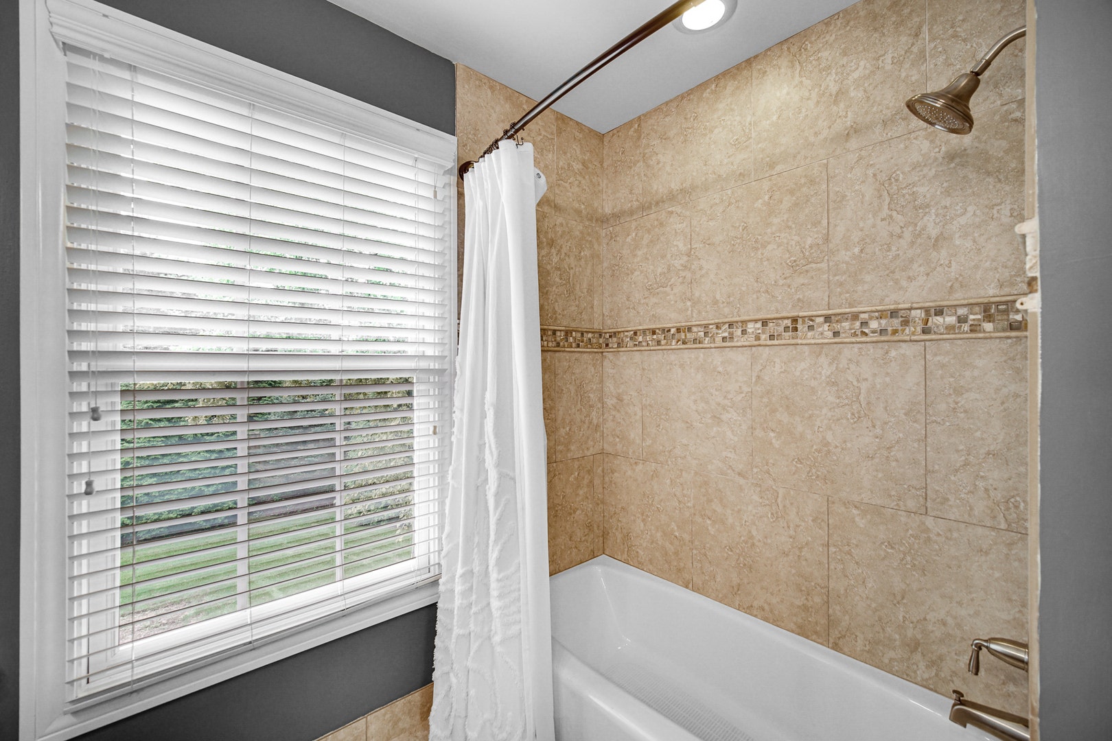 1429 Braxton Road, Libertyville, IL 60048 1429 Braxton Road, Libertyville, IL 60048