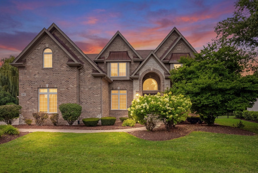 Property photo for 4767 Sassafras Lane, Naperville, IL