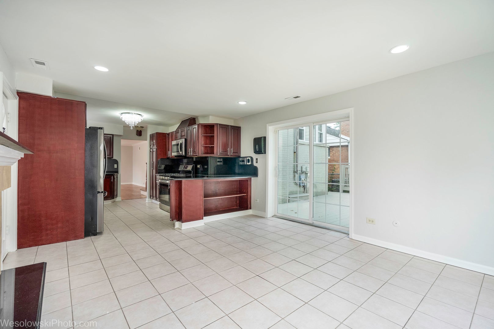 7261 N East Prairie Road, Lincolnwood, IL 60712 7261 N East Prairie Road, Lincolnwood, IL 60712