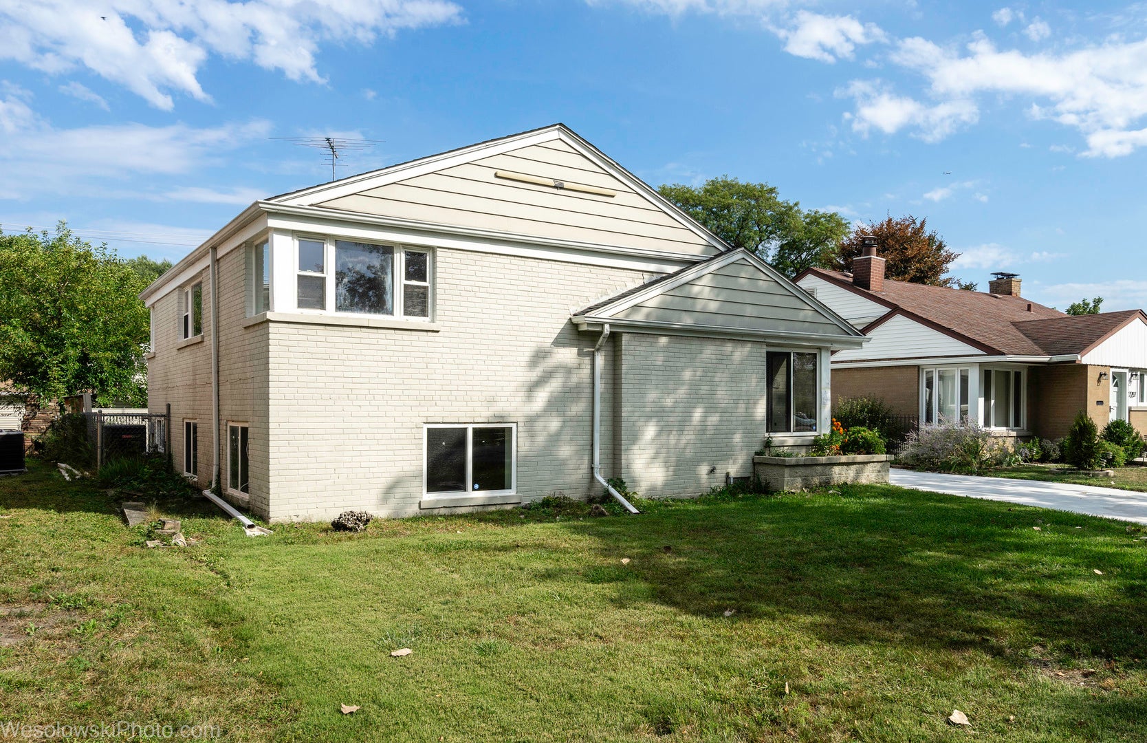 7261 N East Prairie Road, Lincolnwood, IL 60712 7261 N East Prairie Road, Lincolnwood, IL 60712