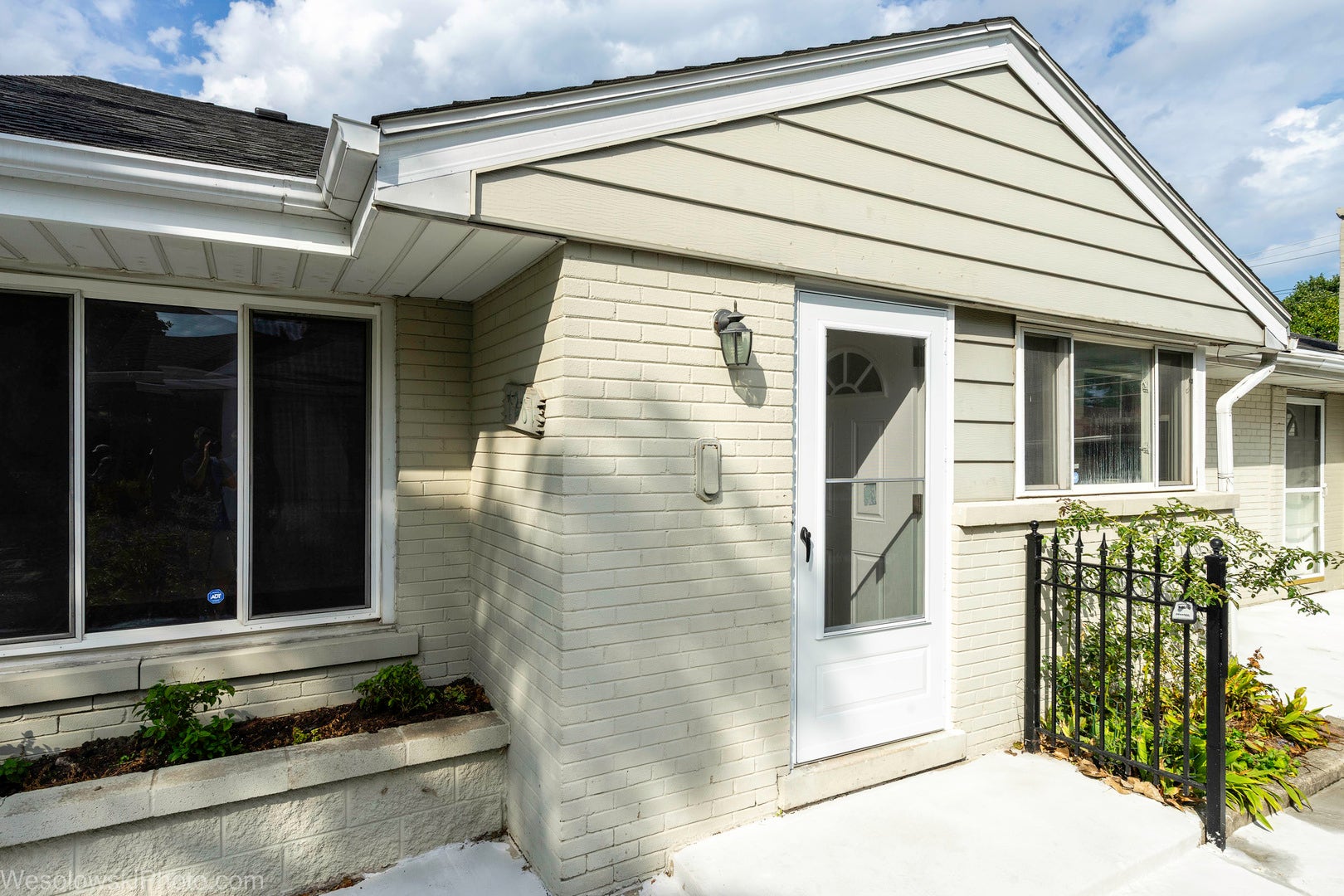 7261 N East Prairie Road, Lincolnwood, IL 60712 7261 N East Prairie Road, Lincolnwood, IL 60712