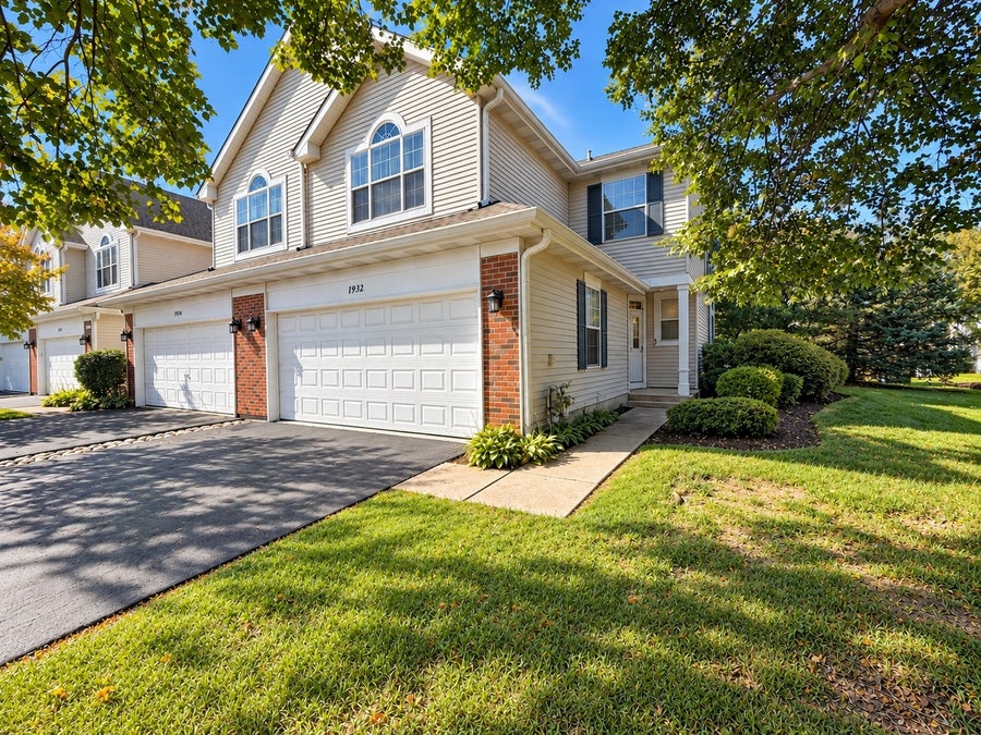 Property photo for 1932 BLACKBERRY Lane, Hoffman Estates, IL