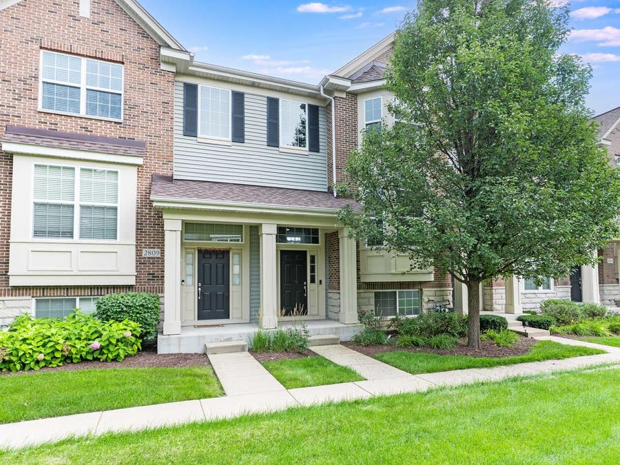 Property photo for 2807 Henley Lane, Naperville, IL