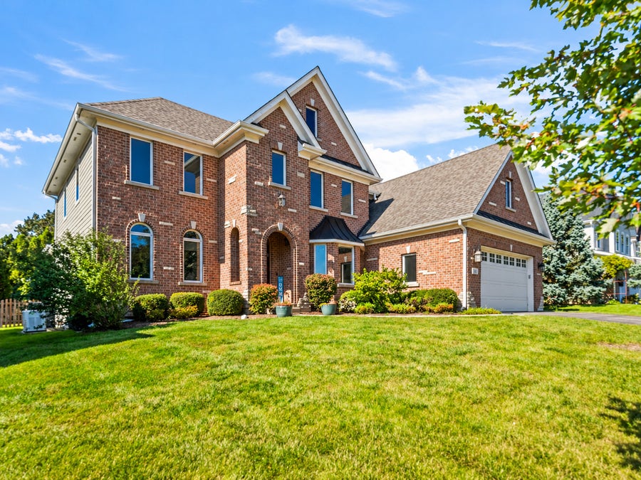 Property photo for 35 Linden Road, Lake Zurich, IL
