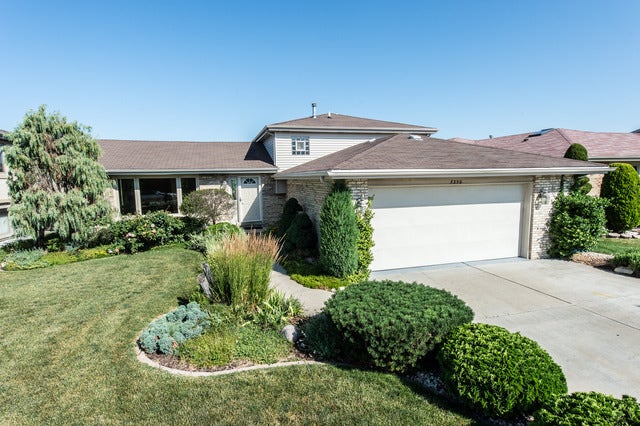 Property photo for 7250 Heather Trail, Justice, IL