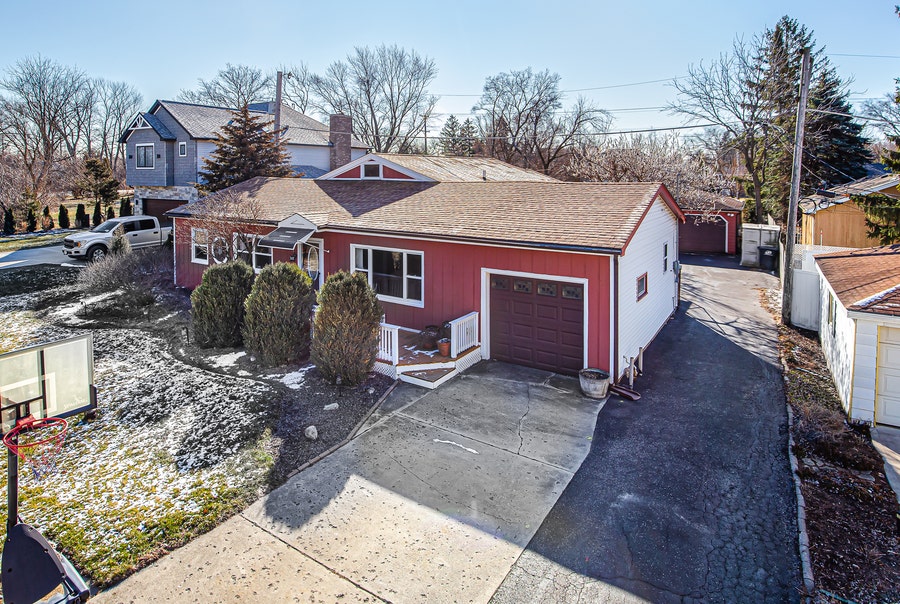 Property photo for 317 Roger Road, Darien, IL