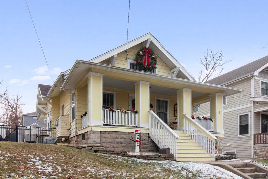 Property photo for 8 E Division Street, Lemont, IL