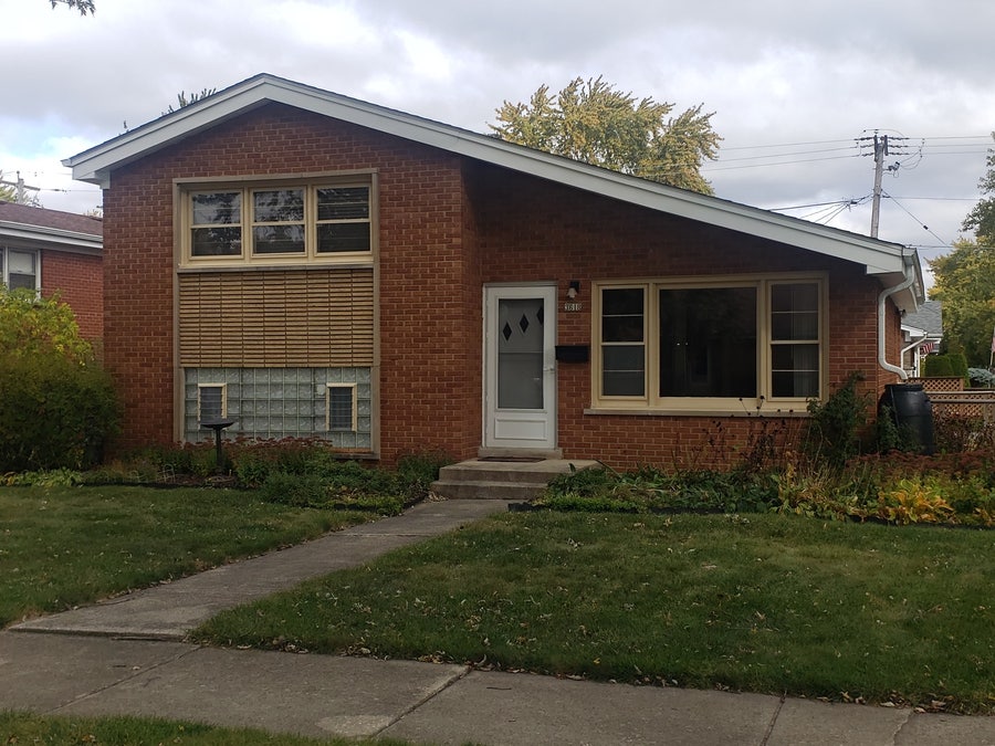 Property photo for 3618 153rd Street, Midlothian, IL