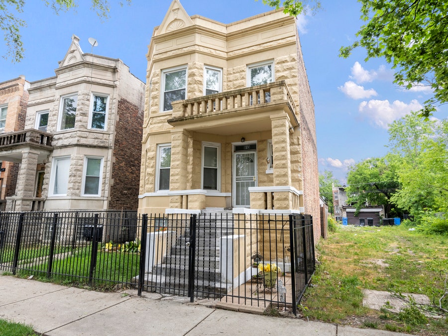 Property photo for 813 S Kedvale Avenue, Chicago, IL