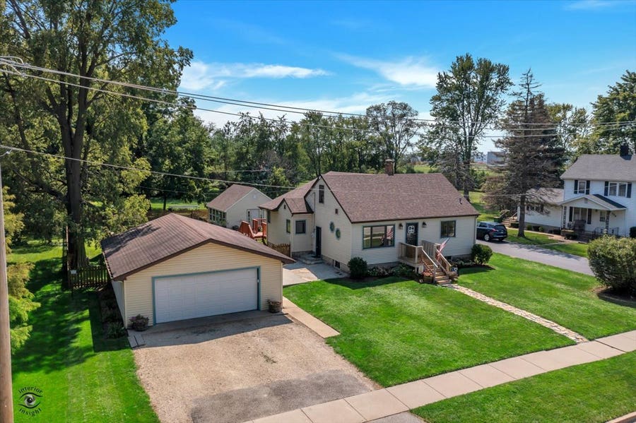 Property photo for 304 W Mississippi Avenue, Elwood, IL