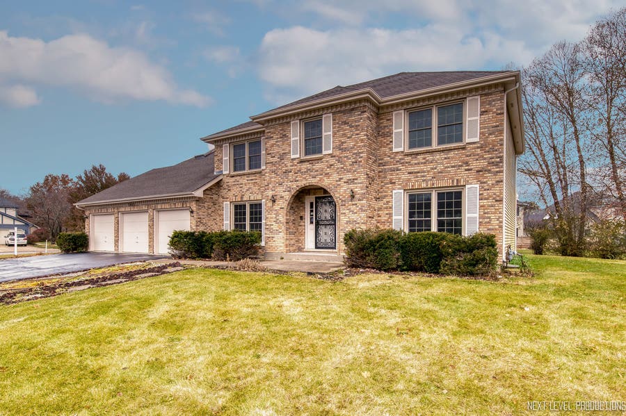 Property photo for 2401 Cimarron Court, Naperville, IL