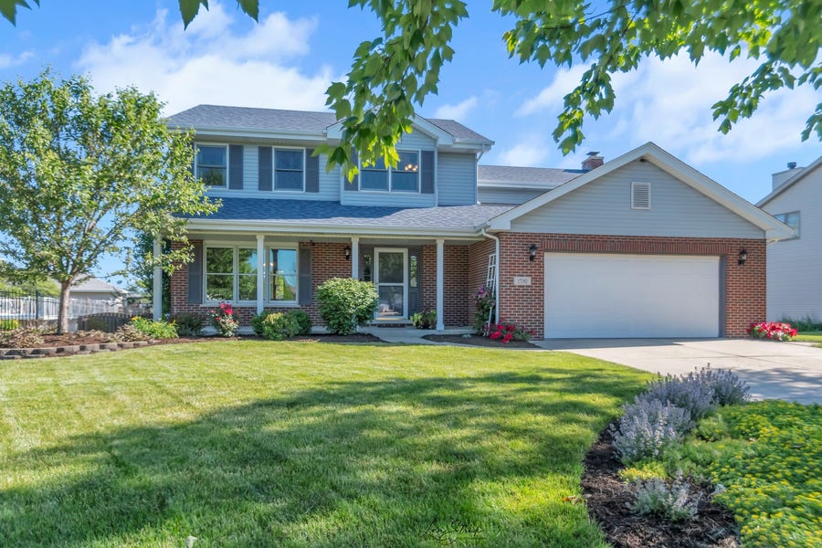 Property photo for 1581 Monarch Avenue, New Lenox, IL