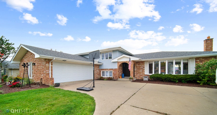 Property photo for 13642 DEERPATH Drive, Orland Park, IL