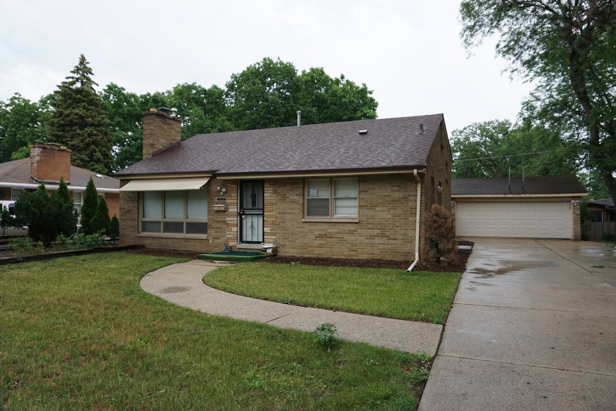 Property photo for 339 N Mcaree Road, Waukegan, IL