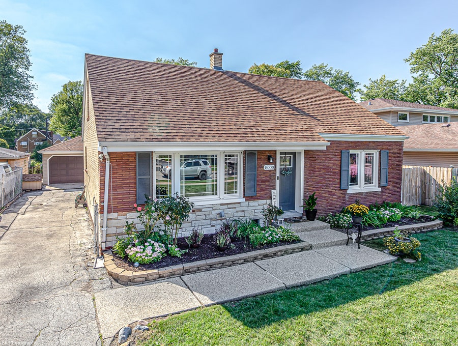 Property photo for 8000 S Lavergne Avenue, Burbank, IL