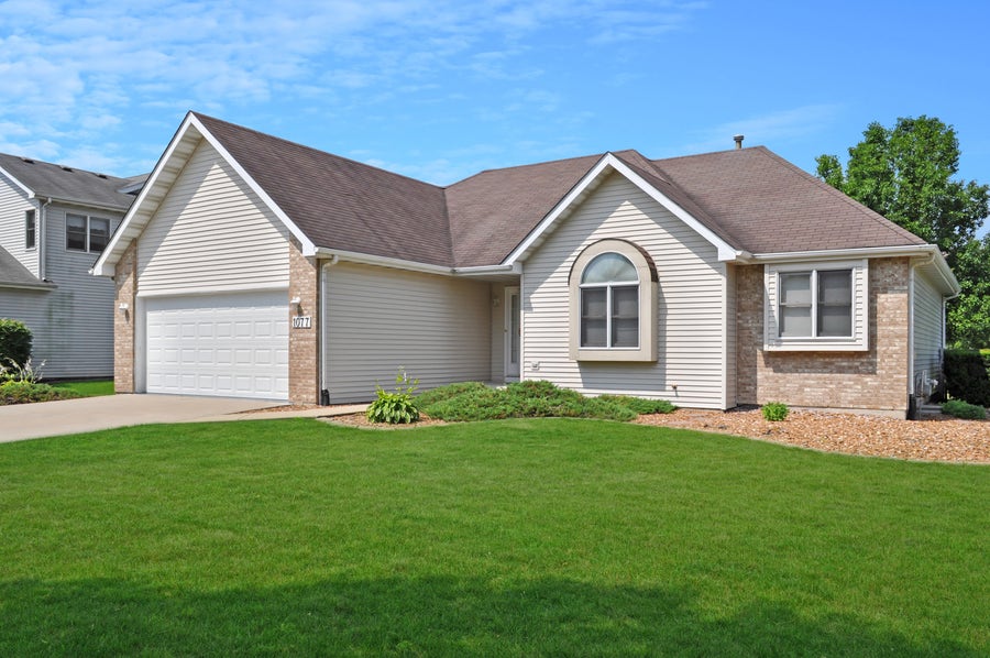 Property photo for 1077 Chovan Drive, Joliet, IL