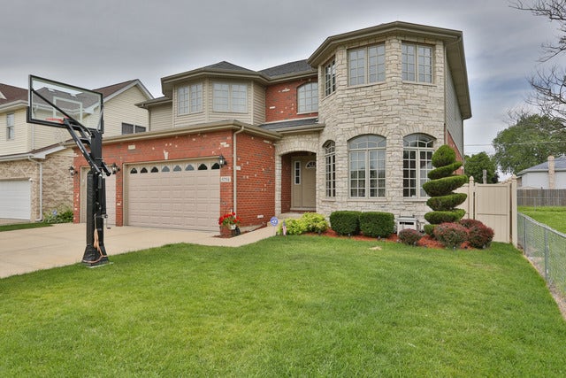 Property photo for 5754 W 90th Place, Oak Lawn, IL