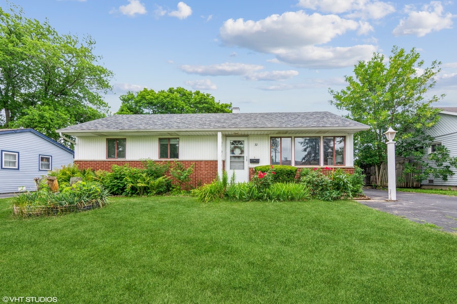 Property photo for 32 E Normandy Drive, Chicago Heights, IL