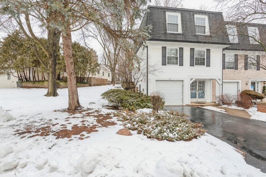 Property photo for 20 Hickory Lane, Cary, IL