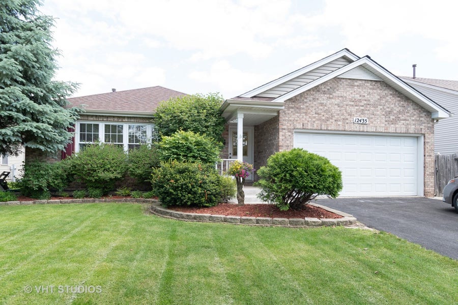 Property photo for 12435 S Bobwhite Lane, Plainfield, IL