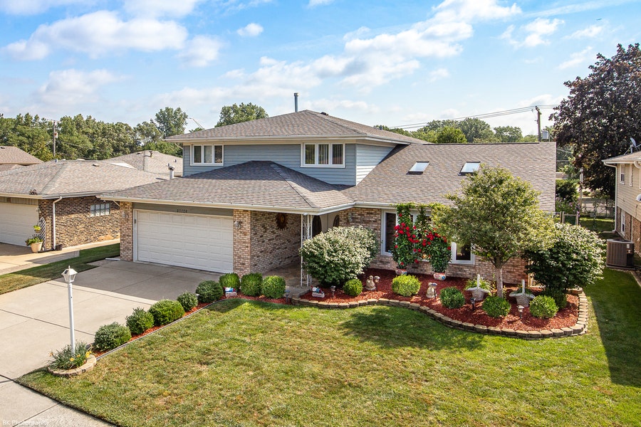 Property photo for 10943 Circle Drive, Palos Hills, IL