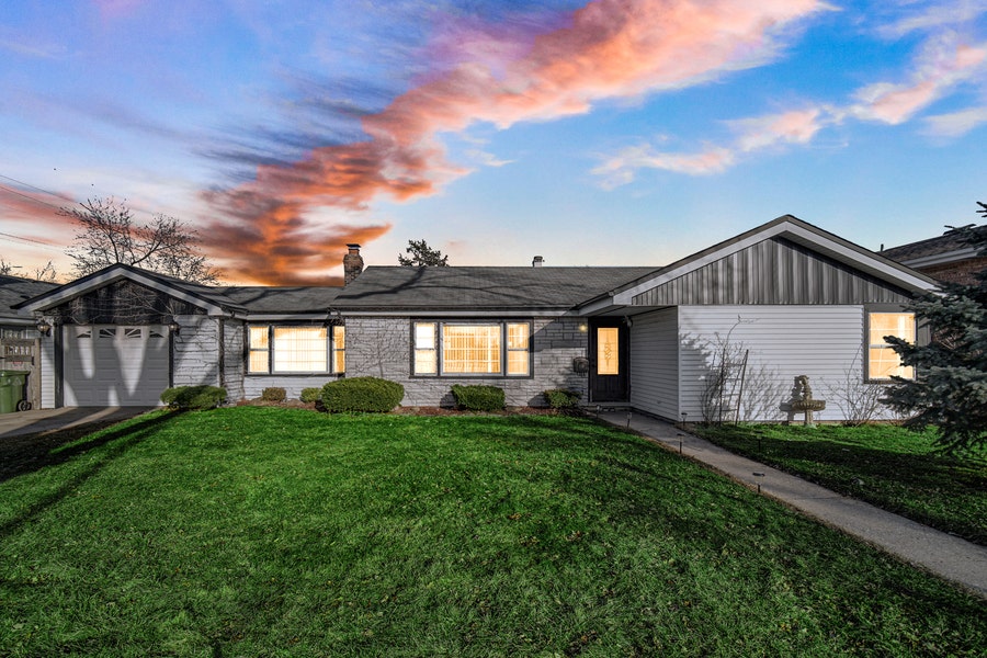 Property photo for 9107 S 55TH Court, Oak Lawn, IL