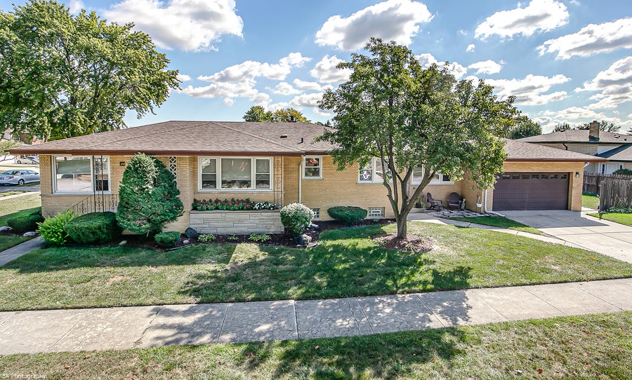 Property photo for 4917 W 107th Street, Oak Lawn, IL