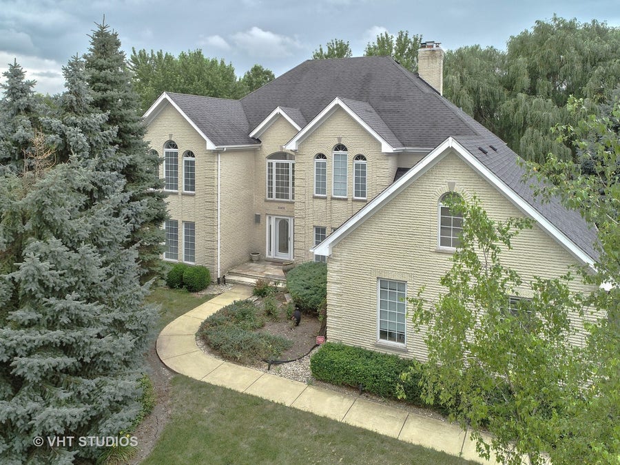 Property photo for 23475 W Newhaven Drive, Hawthorn Woods, IL
