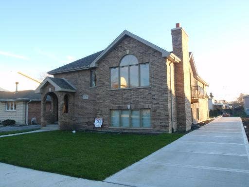Property photo for 6437 W 83 Place, Burbank, IL