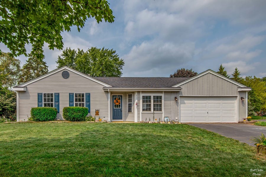 Property photo for 900 Portsmouth Drive, Island Lake, IL