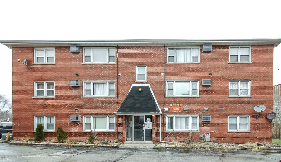 Property photo for 6706 W 107th Street, #3D, Chicago Ridge, IL