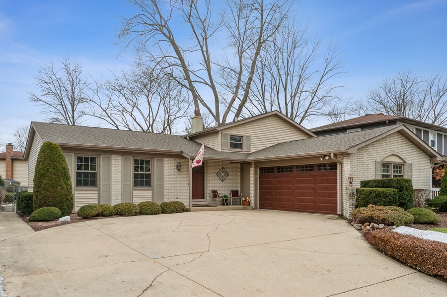 Property photo for 315 Anthony Road, Buffalo Grove, IL