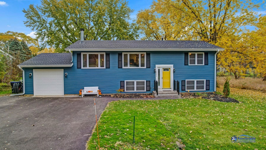 Property photo for 4506 Elmleaf Drive, McHenry, IL