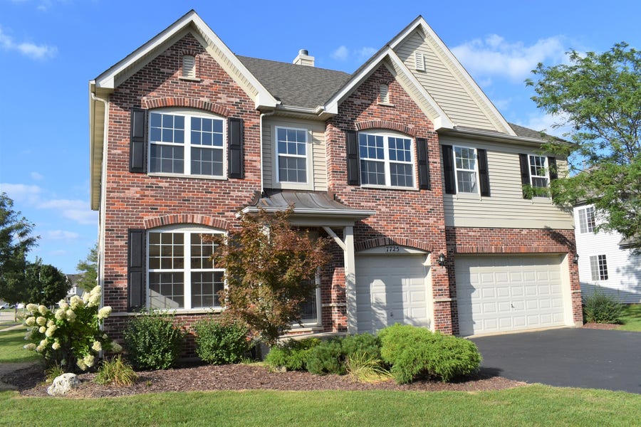 Property photo for 7725 Mossheather Drive, Joliet, IL