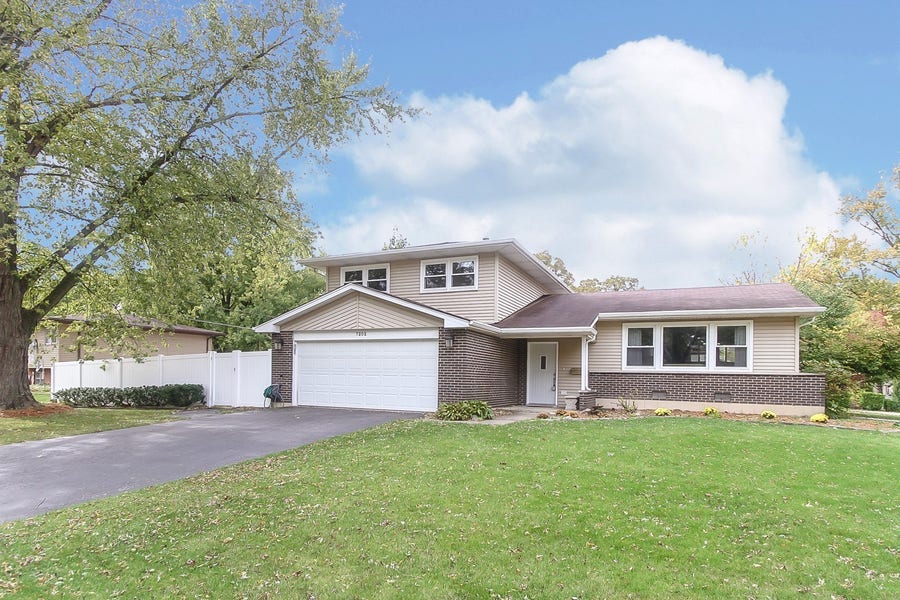 Property photo for 7202 Catalpa Avenue, Woodridge, IL