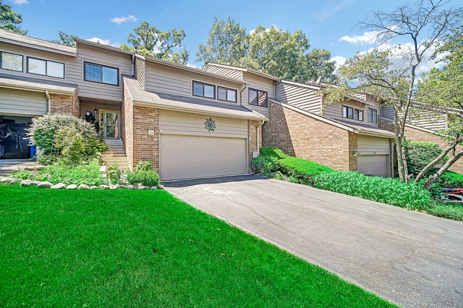 Property photo for 28 Brook Lane, Palos Park, IL