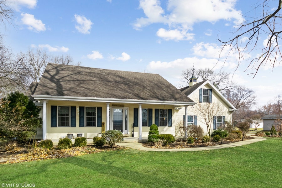 Property photo for 1582 S Hieland Road, St. Anne, IL
