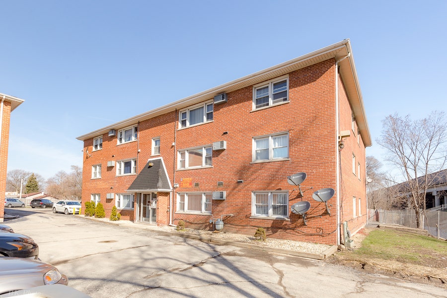 Property photo for 6706 W 107th Street, #3B, Chicago Ridge, IL